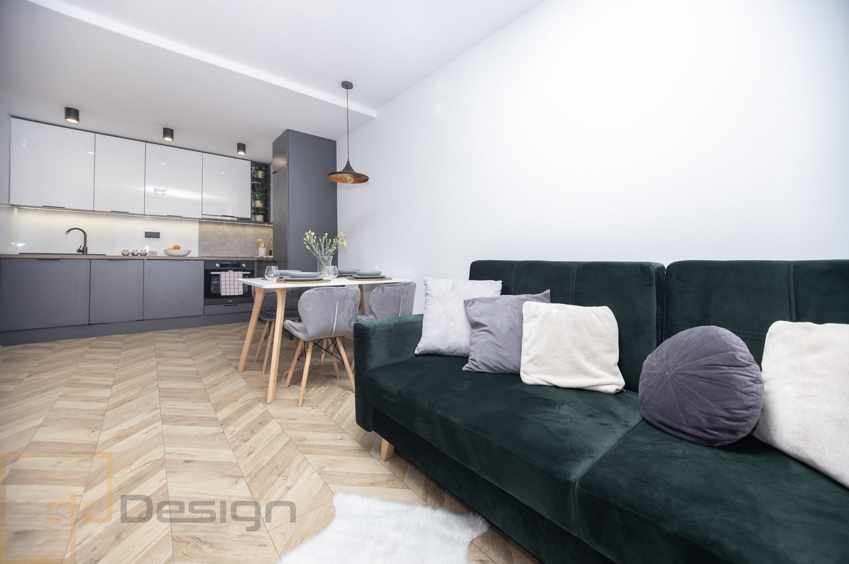 Salon z kuchnią i jadalnią